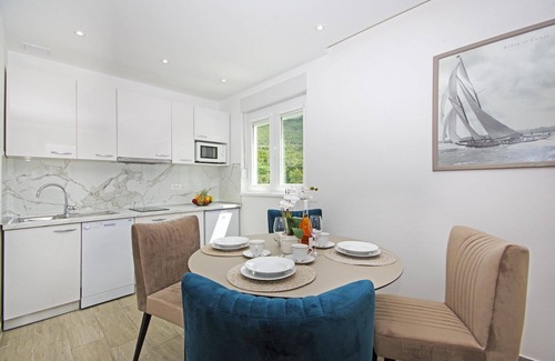 Promajna Apartment | One bedroom apartment with terrace Promajna, Makarska (A-21102-a)