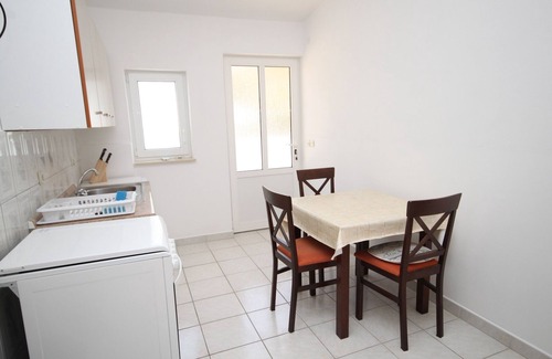 Metajna Apartment | One bedroom apartment with terrace Metajna, Pag (A-6336-c)