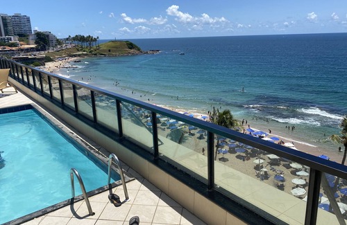 Barra Apartment | One bedroom apartment in a Flat facing the sea - Farol da Barra beach.
