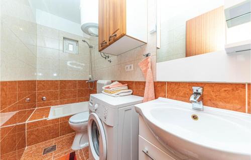 Kastel Kambelovac Apartment | One-Bedroom Apartment In Kastel Kambelovac