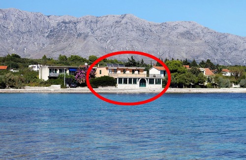 Sucuraj Apartment | One bedroom apartment near beach Sućuraj, Hvar (A-4029-a)