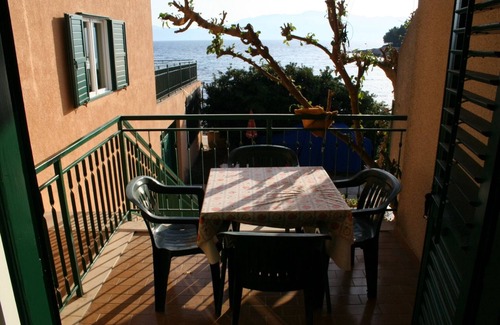 Sucuraj Apartment | One bedroom apartment near beach Sućuraj, Hvar (A-4029-a)