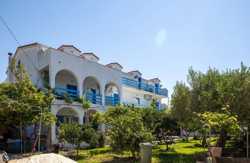 Sucuraj Apartment | One bedroom apartment with balcony and sea view Sućuraj, Hvar (A-3589-c)