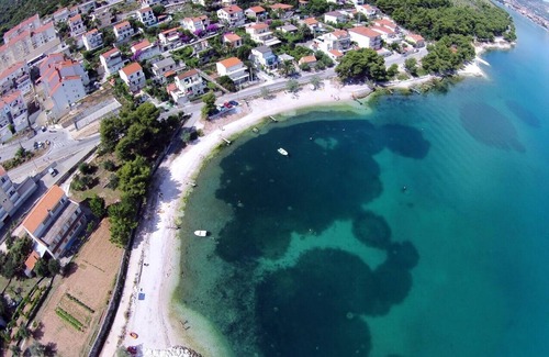 Municipality of Trogir Apartment | One bedroom apartment with balcony and sea view Mastrinka, Čiovo (A-24035-a)