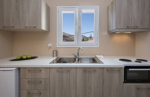 Kassiopi Apartment | One-bedroom apartment with a view of the sea