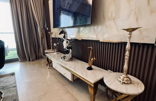 Ash Shati Apartment | One bedroom apartment with a great view of the Red Sea with two balconies.