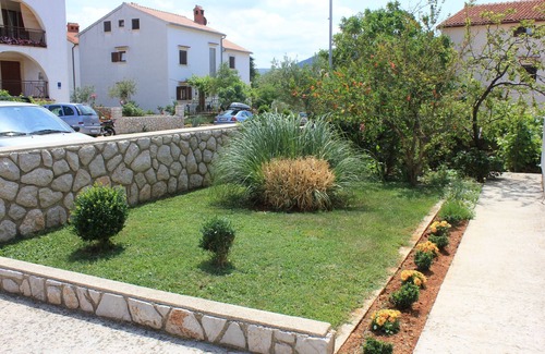 Cres Apartment | One bedroom apartment with terrace Cres (A-7983-a)