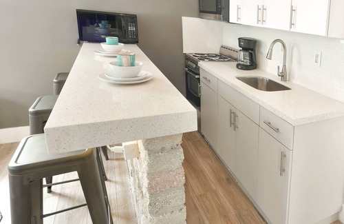 Wynwood Art District Condo | ✨ One Bedroom Chic and Cool - Large (Full Kitchen)