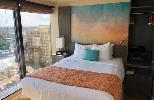Downtown Myrtle Beach Resort | One Bedroom Deluxe City View Luxury Condo, Myrtle Beach (1880575)