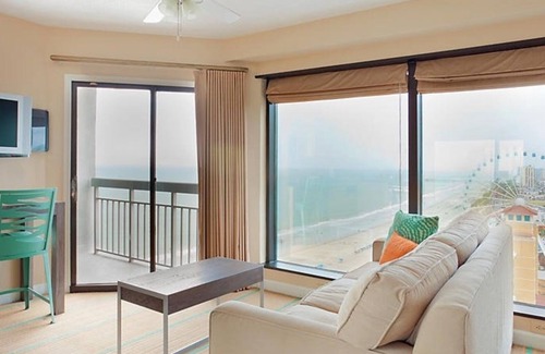 Downtown Myrtle Beach Resort | One Bedroom Deluxe City View Luxury Condo, Myrtle Beach (1880575)