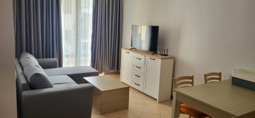 Sunny Beach Apartment | One bedroom guest suite