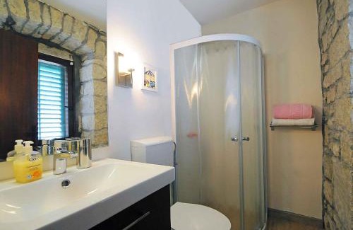 Presika House | One-Bedroom House in Labin I