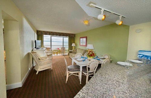 Downtown Myrtle Beach Resort | One Bedroom Ocean Front Condo, Myrtle Beach, South Carolina 2555389