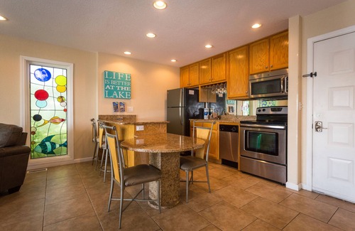 Osage Beach Villa | One bedroom/Pet freindly/Waterfront