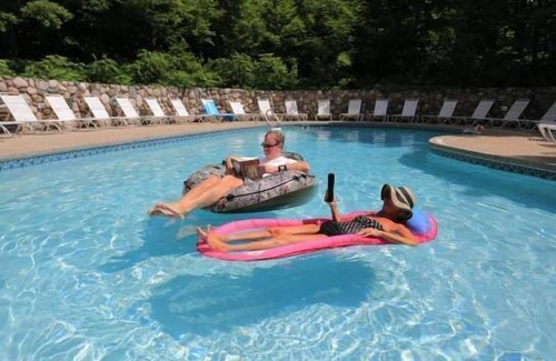 Harbor Springs Condo | One Bedroom Trout Creek Condo #15 - Next to Pond, Pickleball, Fitness Center with Indoor Pool