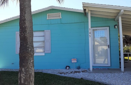 Flagler Beach Cottage | One Block Away from the Beautiful Coquina Shelled Beach No 883711
