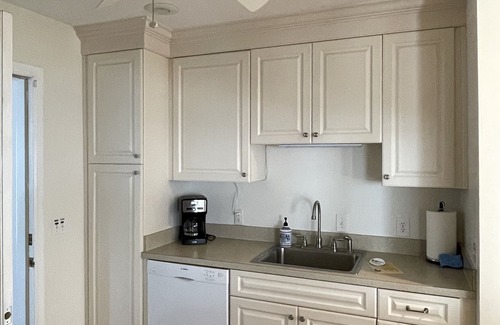 Isle of Palms House | ONE block away from beach! Bright, updated. Pet-friendly. Wheelchair accessible.