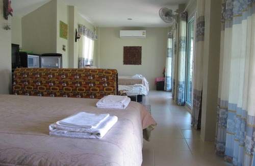Sattahip House | One D Homestay