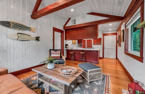 Clarksville House | One of a kind gem- 2 rental units on 1.2 lakefront acres ideal for 2 families