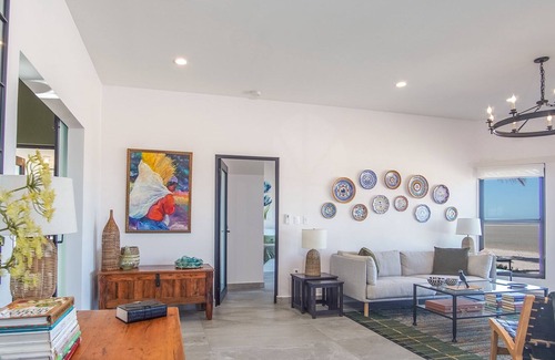 La Choya House | One-of-a-Kind La Oficina Oceanfront/Laguna Shores