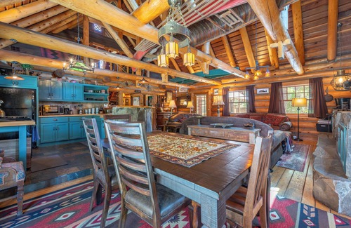 Tahoma Cabin | One of a kind LOG Lodge on 2.5 acres, walk to beach, dog OK w/fenced dog run
