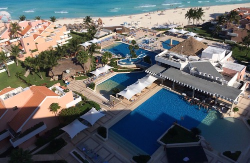 Zona Hotelera Resort | One of only two presidential suites in the resort