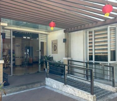 Pasay Apartment | One Palm Tree Villas short walk via Runway Manila NAIA T3