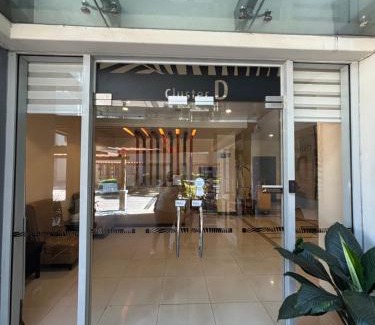 Pasay Apartment | One Palm Tree Villas short walk via Runway Manila NAIA T3