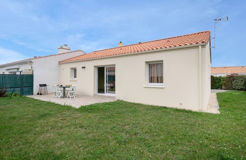 La Plaine-sur-Mer Ski Chalet | One-storey house for - quiet for six persons