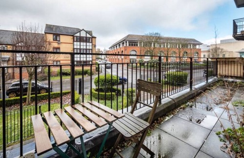 Reading City Centre Apartment | ✰ONPOINT 2 bedroom Apartment - River Kennet✰