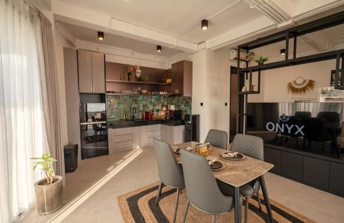 Batu Bolong Apartment | Onyx Beach Hotel
