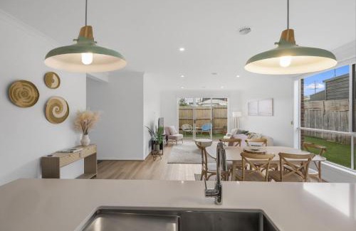 Warrnambool House | Opal Villa