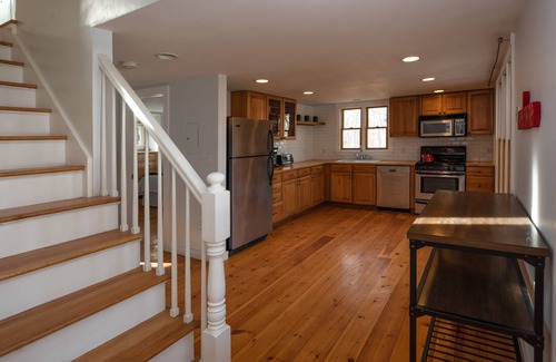 Chilmark House | Open July 20-27th w/RT Ferry! 4 BR Cape in Chilmark - Pet Friendly