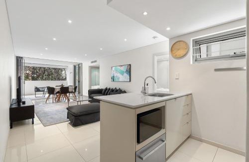 Bondi Beach Apartment | Open-Plan 2BR Unit with Parking in Prime Bondi Beach