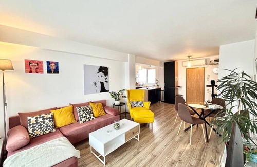 Old City Apartment | Opera Sunrise 2 rooms Balcony Top Floor Center