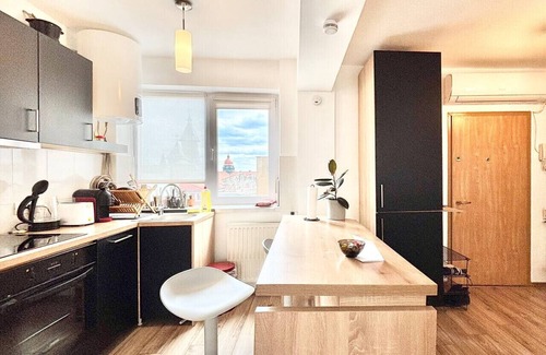 Old City Apartment | Opera Sunrise 2 rooms Balcony Top Floor Center