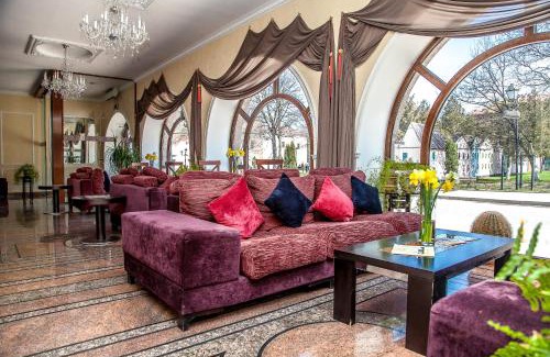 Kamenets-Podol'skiy Hotel | Optima Collection Kamianets-Podilskyi