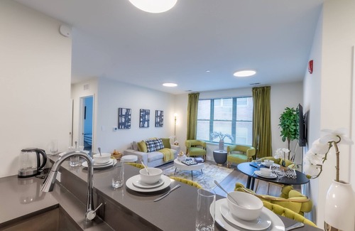 Orange Apartment | Opulence in Olive with Free Parking+EV Charge. 2 Bath & Sleeps 8.✨20% OFF 7days✨