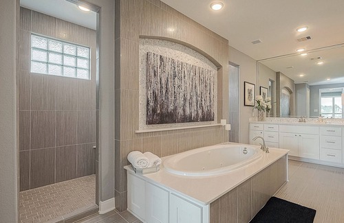 Spring House | Opulent Lakefront Retreat in Gated Golf Community