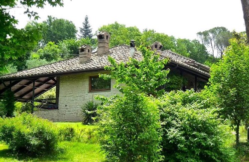 Terni Villa | Opulent Villa Private Heated Pool and Park, Volley Ball, Table Tennis, Whirlpool