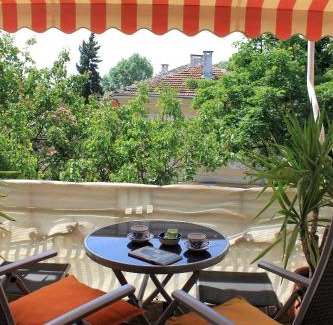 Plovdiv Old Town House | Orange House in the Old Town Plovdiv- free parking
