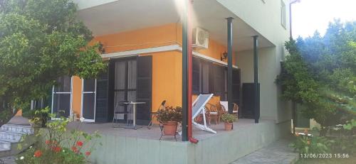 Pefkochori Apartment | Orange Tree Garden