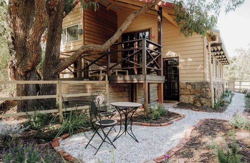 Yallingup Siding House | Orchard Cottage - Country Escape