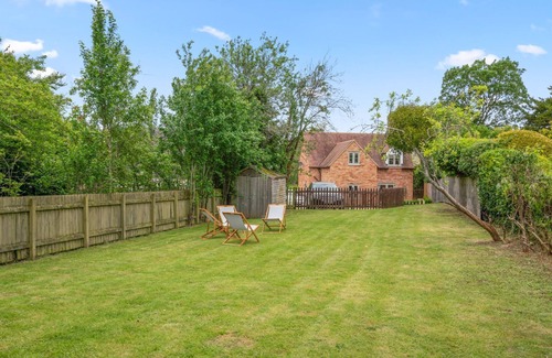 Alderton Cottage | Orchard Cottage, Alderton - sleeps 6 guests in 3 bedrooms