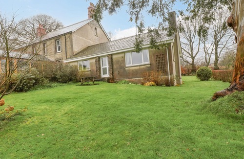 Boyton Cottage | ORCHARD END, family friendly, character holiday cottage in Launceston