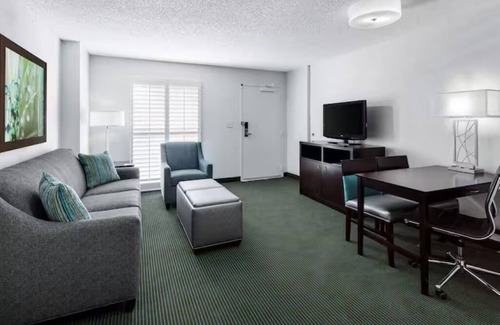 Florida Central Atlantic Coast Hotel | Orlando Suite Offering Living + Rest Areas for Theme Park or Family Stays