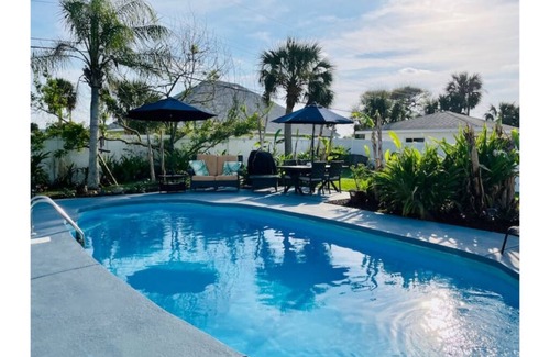 Ormond-by-the-Sea Apartment | Ormond Oasis-Pool-Hot Tub-Sauna-Cold Soak-Gardens