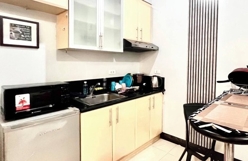 Highway Hills Apartment | Ortigas Center Prime Accommodations