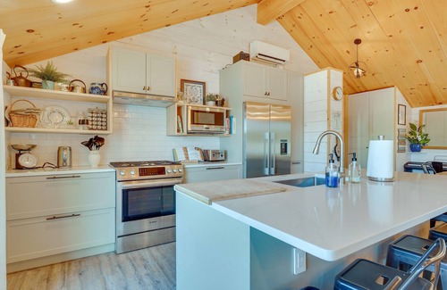 Florence Cabin | Orwell Cabin on Sunrise Lake w/Private Dock & BBQ