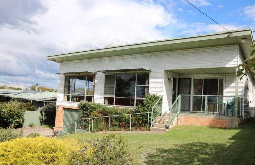 Merimbula House | Osborne House - 4 Bedroom